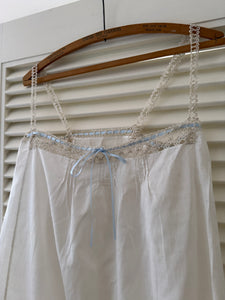 Antique Blue Ribbon Mini