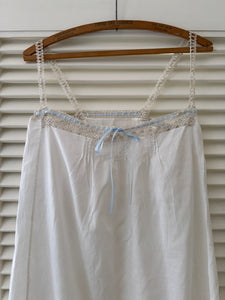 Antique Blue Ribbon Mini