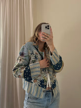 Load image into Gallery viewer, Vintage Floral Jacket

